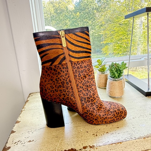 Franco Sarto Women's Size 5 Dexter‎ Leopard Calf Hair Ankle Boots - Picture 2 of 8